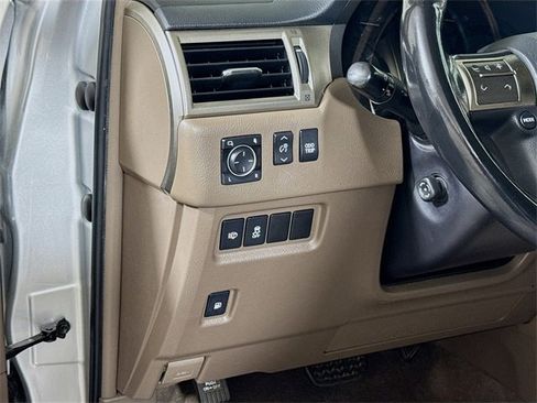 Used 2017 Lexus GX 460 image 8
