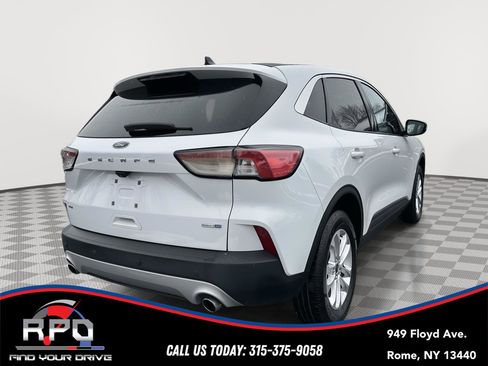 Used 2020 Ford Escape SE image 5