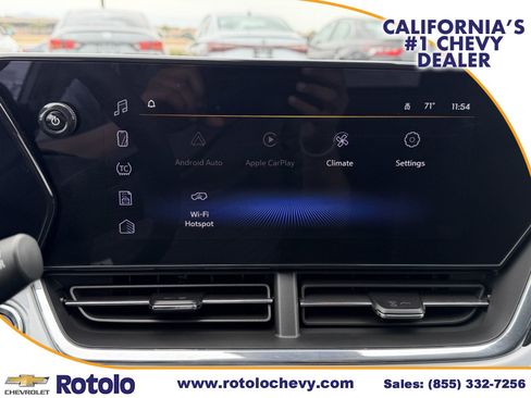 Used 2025 Chevrolet Trax LT FWD image 18