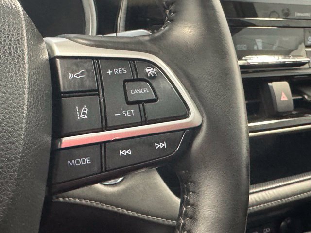 Used 2022 Toyota Highlander XLE AWD/4WD image 18
