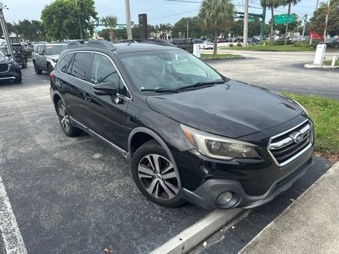 Used 2018 Subaru Outback 2.5i Limited AWD/4WD image 4