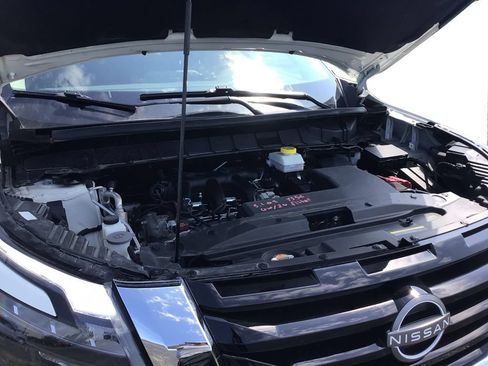 Used 2025 Nissan Pathfinder SV AWD/4WD image 11