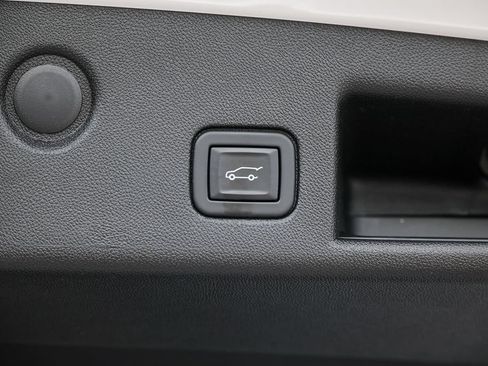 Used 2022 Chevrolet Equinox LT FWD image 42