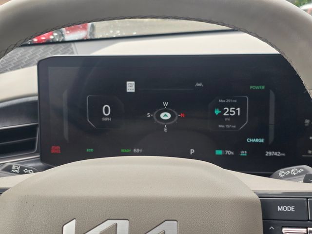 Certified 2024 Kia EV9 Wind AWD/4WD image 28