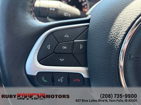 Used 2018 Jeep Renegade Trailhawk AWD/4WD image 16