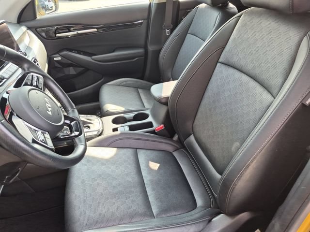 Used 2023 Kia Seltos SX w/ SX Sunroof Package AWD/4WD image 15