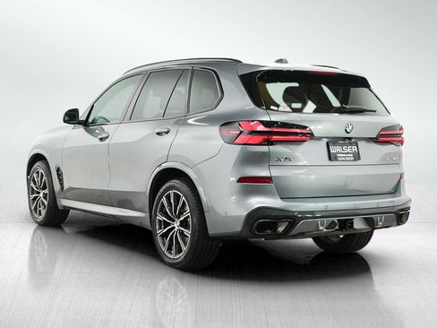 Used 2024 BMW X5 xDrive40i w/ M Sport Package AWD/4WD image 3