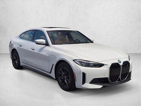 Used 2023 BMW i4 eDrive35 RWD image 3