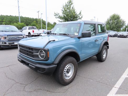 Used 2023 Ford Bronco 2-Door image 3