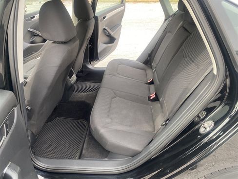 Used 2016 Volkswagen Passat 1.8T S image 14