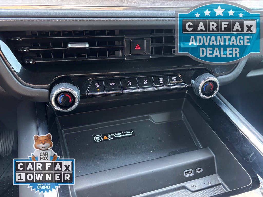Used 2025 Chevrolet Suburban High Country AWD/4WD image 11