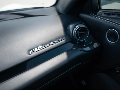 Used 2015 Ferrari F12 Berlinetta RWD image 58