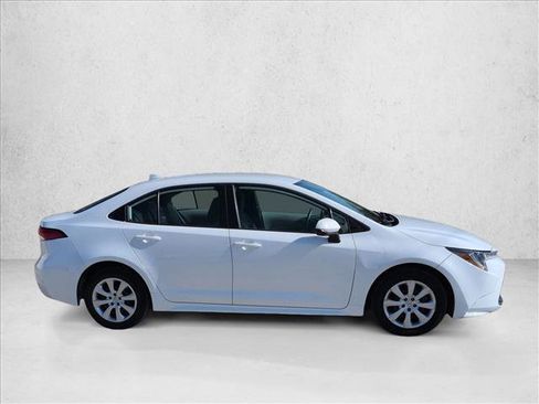Used 2023 Toyota Corolla LE image 4