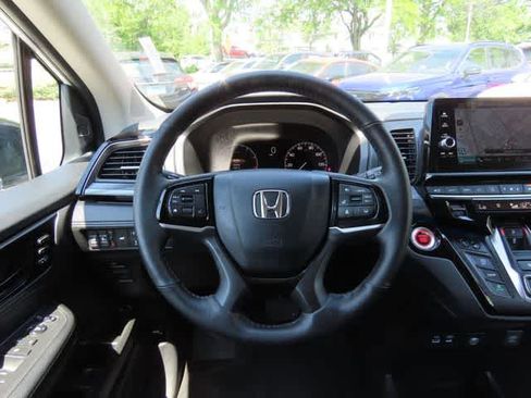Used 2025 Honda Odyssey Elite image 21