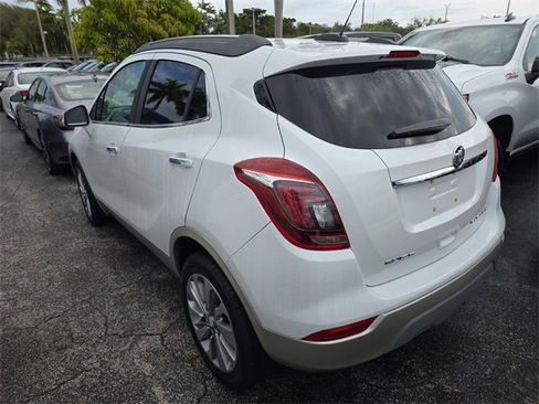 Used 2018 Buick Encore Preferred image 3