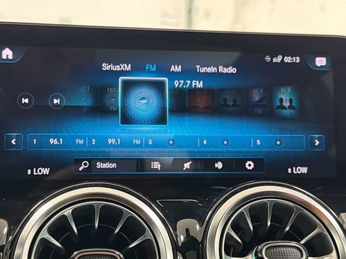 Used 2022 Mercedes-Benz GLB 250 4MATIC image 18