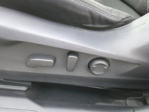 Used 2020 Subaru Outback Premium image 18