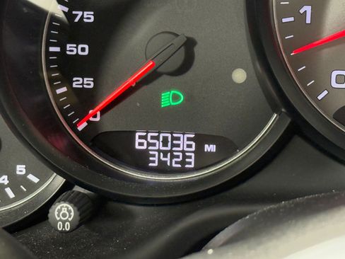 Used 2016 Porsche Panamera GTS image 30