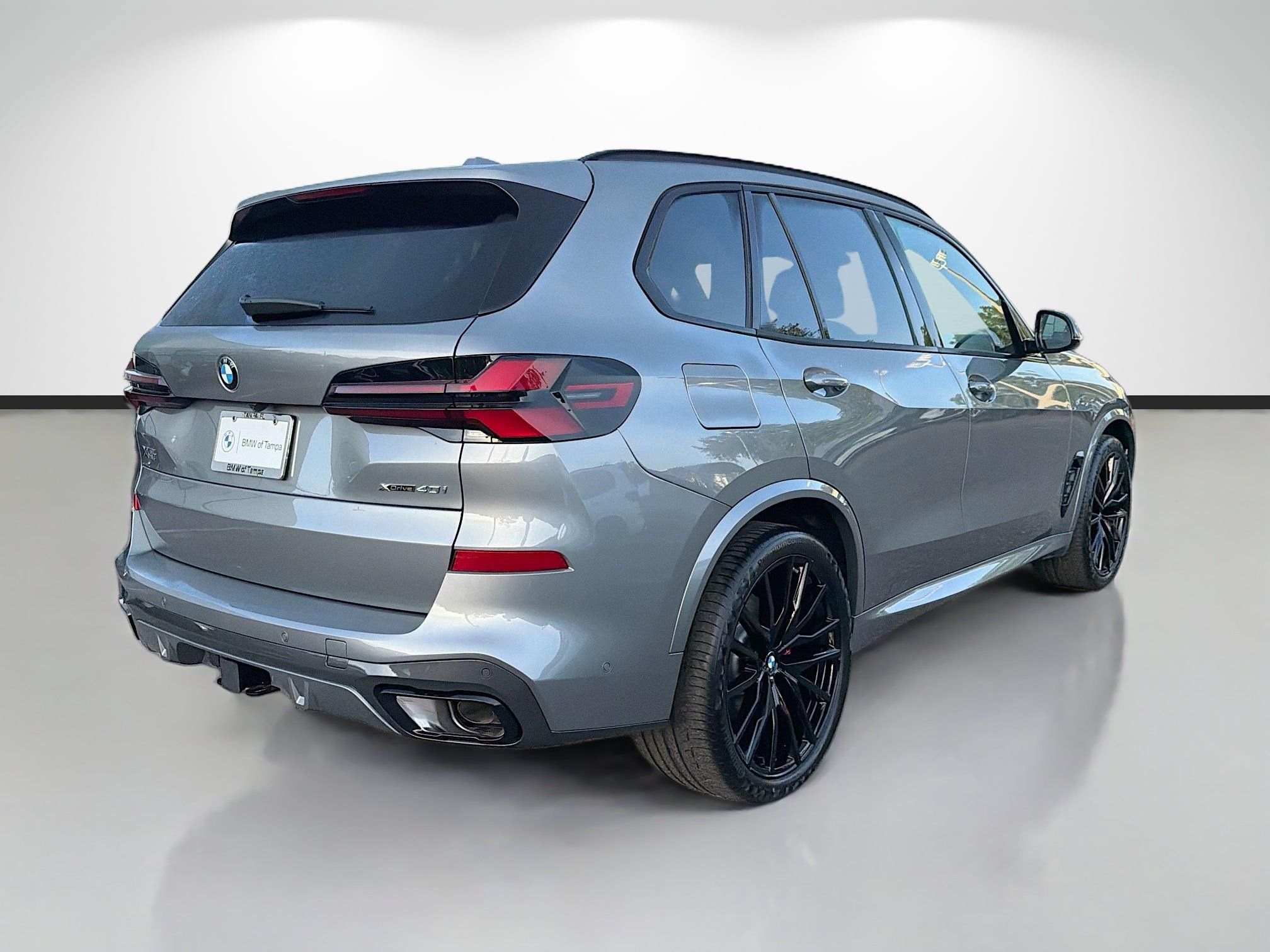 New 2026 BMW X5 xDrive40i w/ Executive Package AWD/4WD image 3