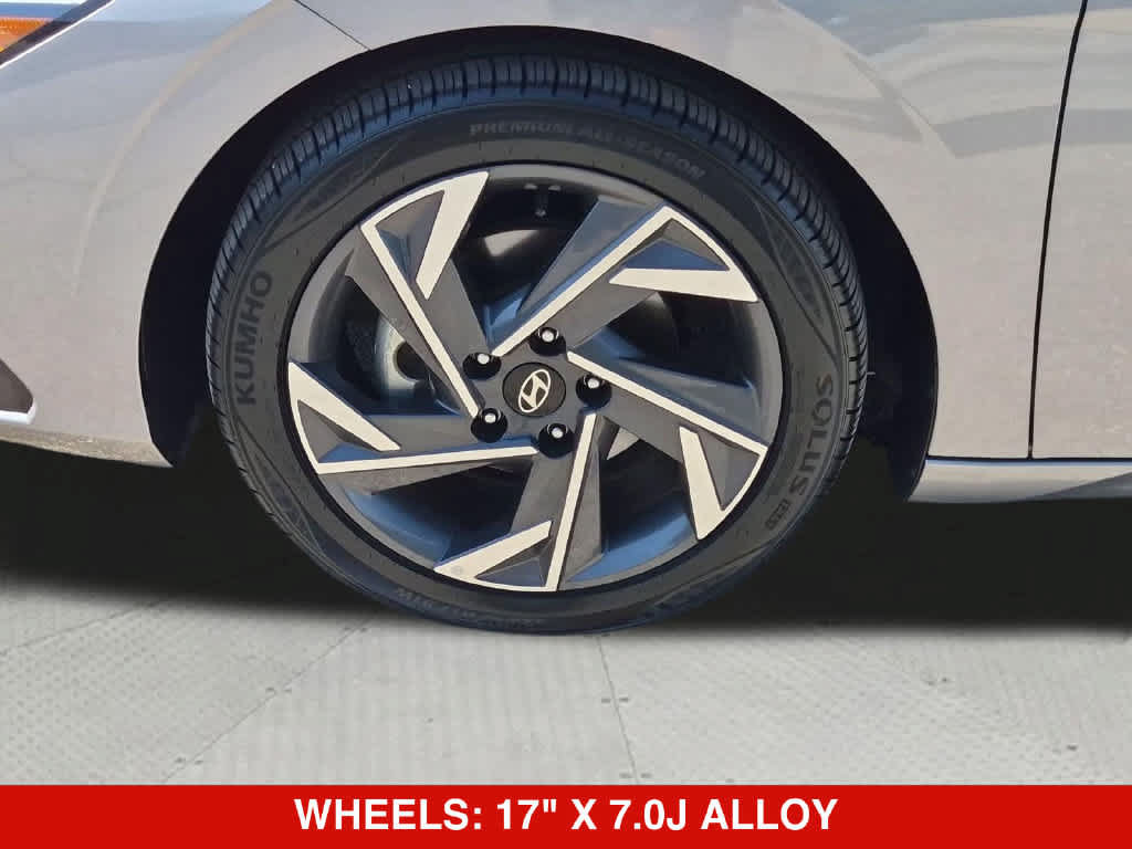 Used 2025 Hyundai Elantra SEL FWD image 13