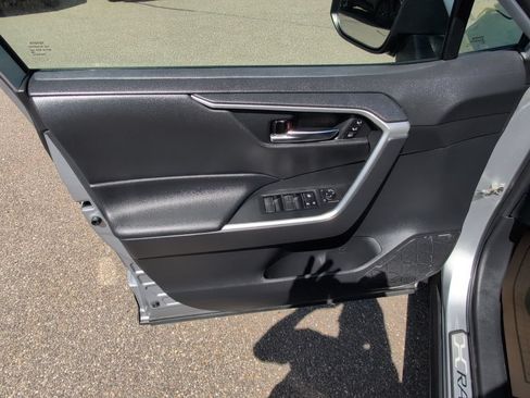 Used 2021 Toyota RAV4 XLE Premium AWD/4WD image 17