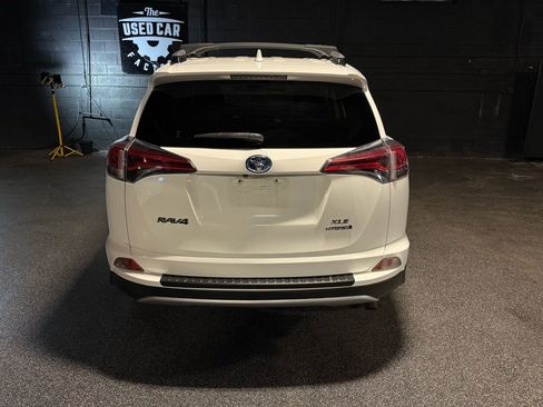 Used 2018 Toyota RAV4 LE w/ All Weather Liner Package AWD/4WD image 5