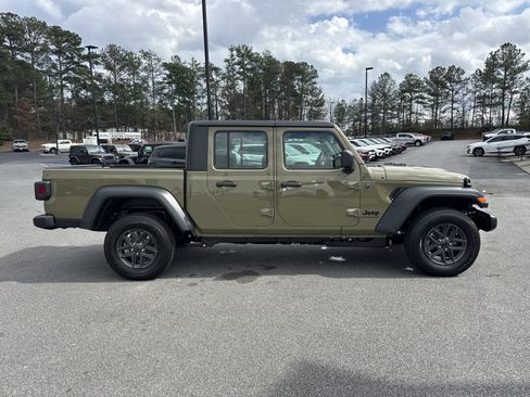 New 2026 Jeep Gladiator Sport image 9