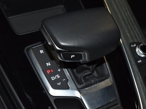 Used 2021 Audi A4 2.0T Premium w/ Convenience Package AWD/4WD image 17