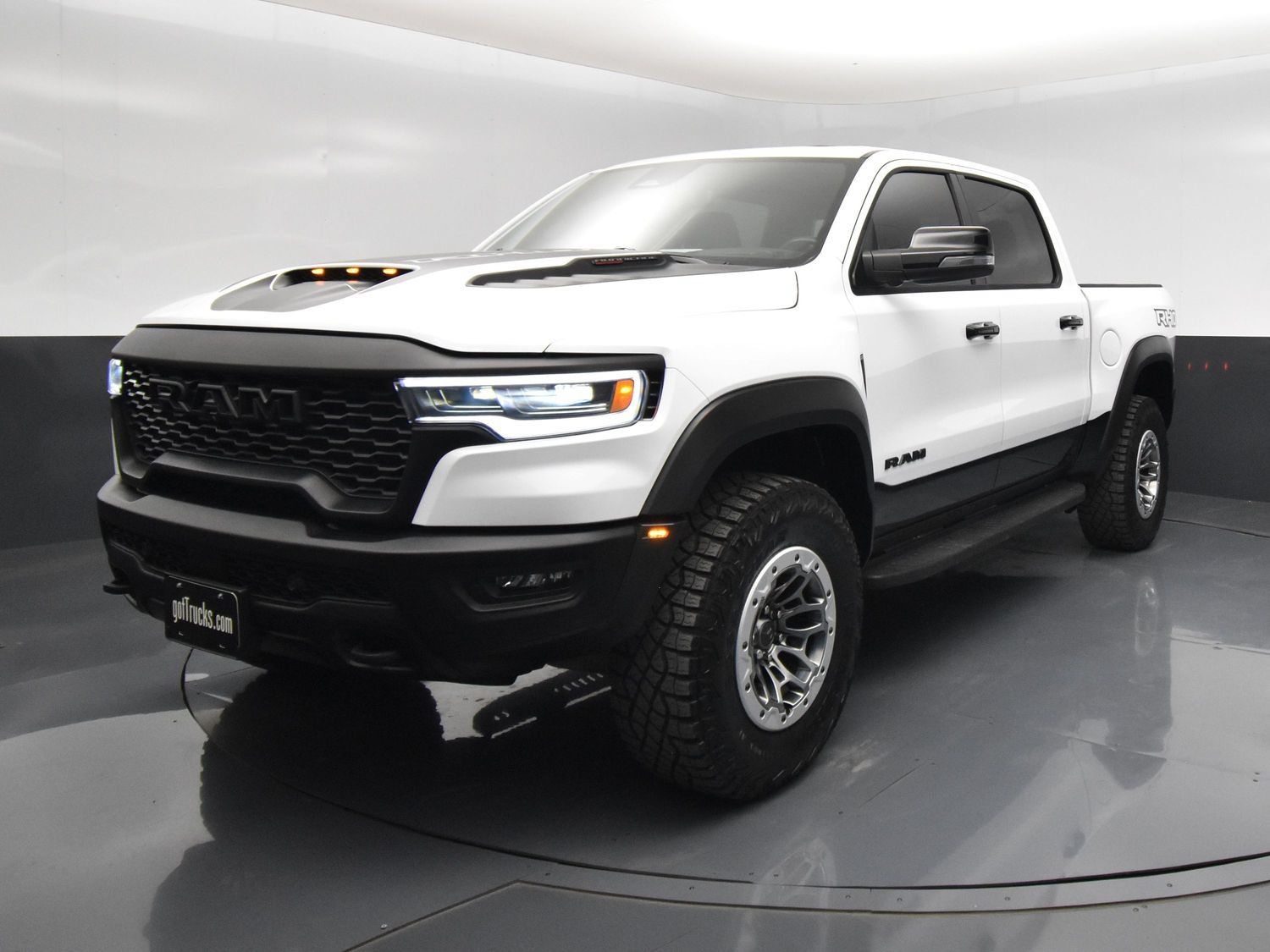 Used 2026 RAM 1500 RHO w/ RHO Level 1 Equipment Group AWD/4WD image 2