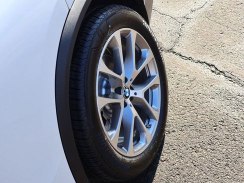 New 2026 BMW X5 xDrive40i w/ Climate Comfort Package image 42