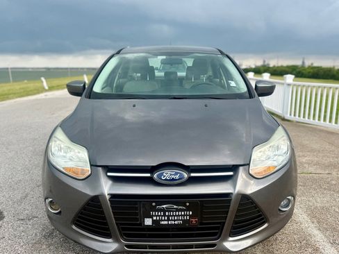 Used 2012 Ford Focus SE FWD image 2