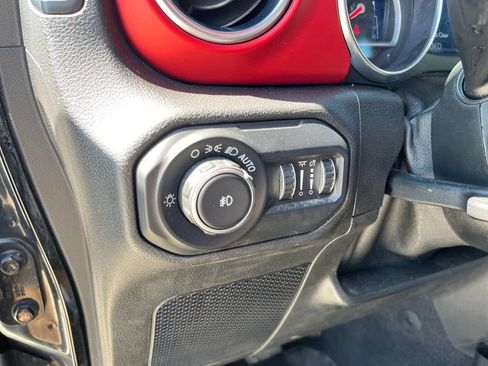 Used 2019 Jeep Wrangler Unlimited Rubicon w/ LED Lighting Group AWD/4WD image 25
