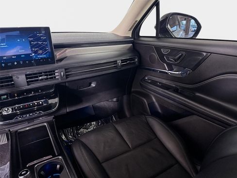 Used 2023 Lincoln Corsair Reserve FWD image 26