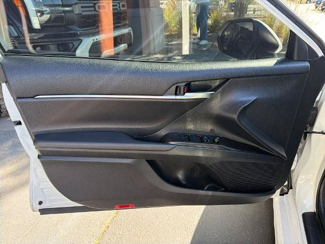 Used 2023 Toyota Camry SE FWD image 14