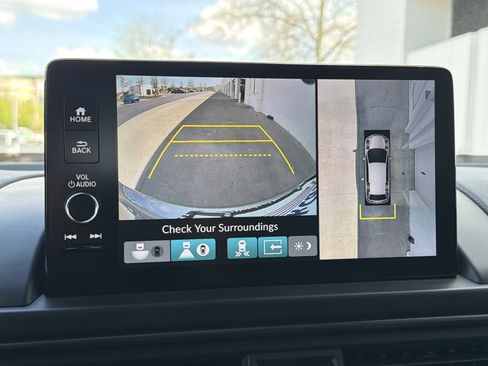 Certified 2025 Honda Pilot TrailSport image 14