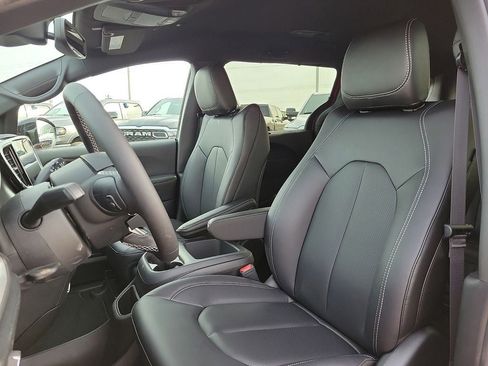 New 2026 Chrysler Pacifica Select FWD image 13