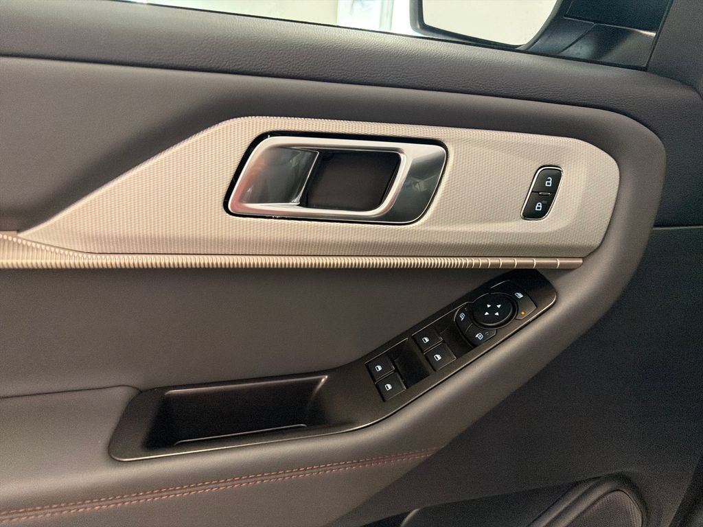 New 2027 Ford Explorer Active w/ Active Comfort Package RWD image 15