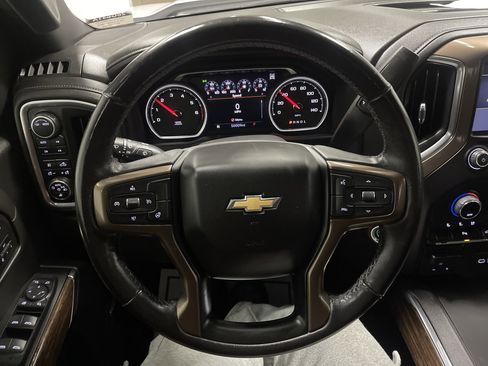 Used 2022 Chevrolet Silverado 1500 High Country AWD/4WD image 29