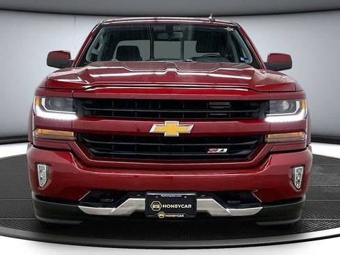 Used 2018 Chevrolet Silverado 1500 LT w/ All Star Edition AWD/4WD image 2