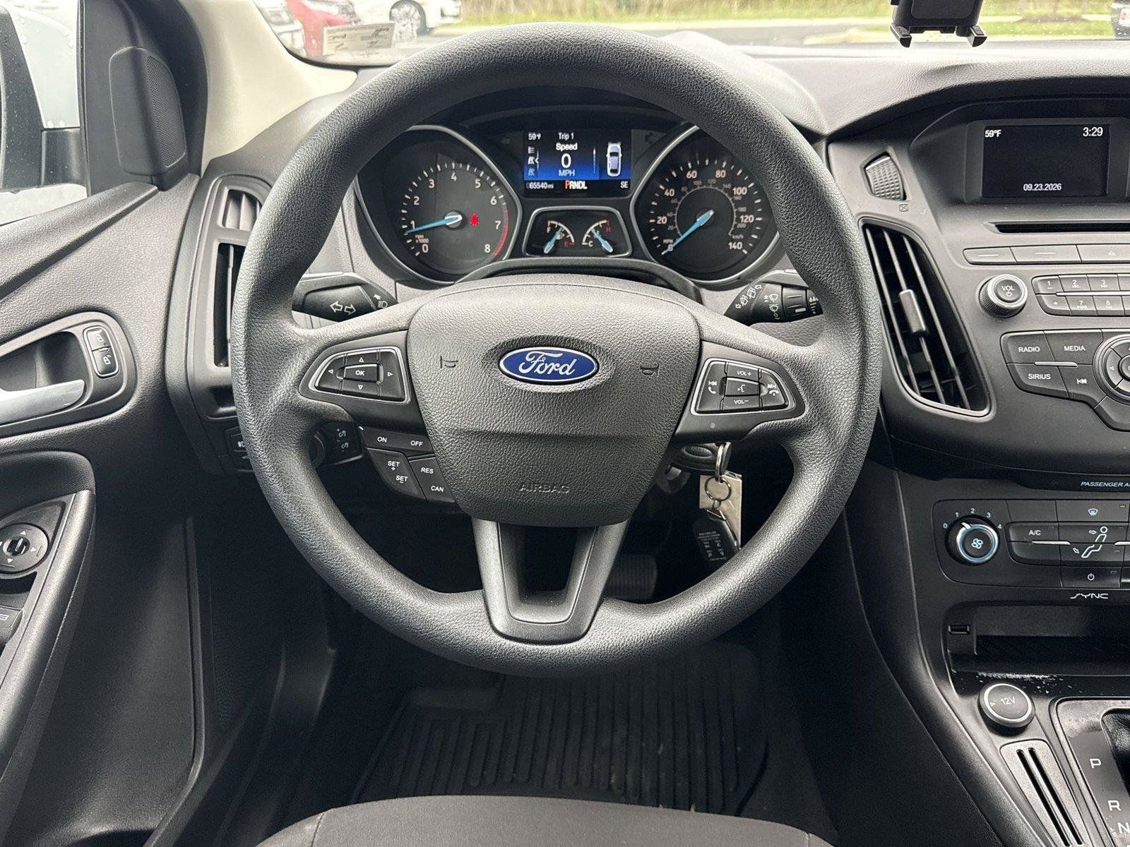 Used 2016 Ford Focus SE w/ SE Power Seat Package FWD image 21