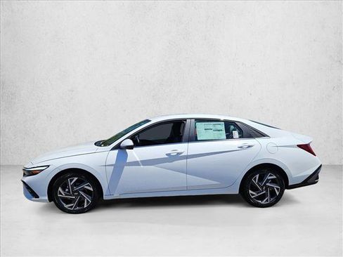 New 2026 Hyundai Elantra Limited FWD image 5