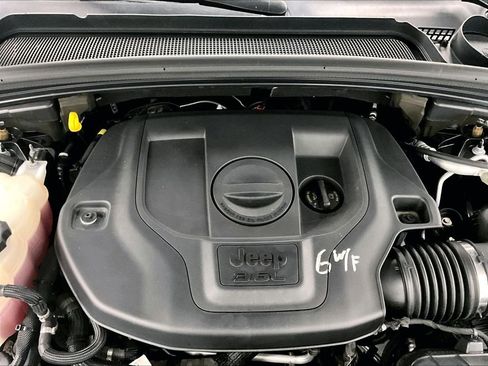 Used 2022 Jeep Grand Cherokee Trailhawk AWD/4WD image 33