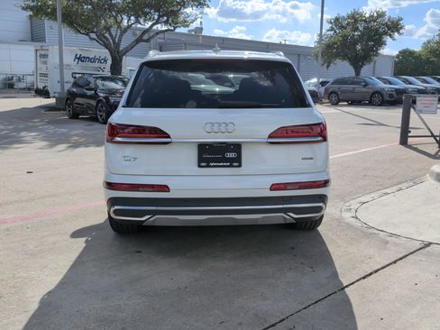Used 2023 Audi Q7 3.0T Premium w/ Convenience Package AWD/4WD image 9