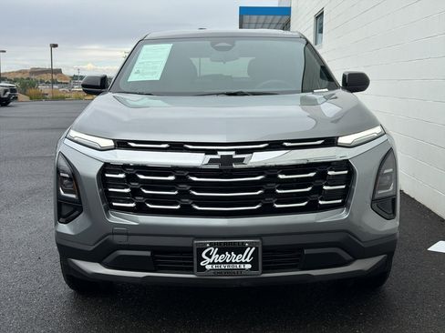 Used 2026 Chevrolet Equinox LT AWD/4WD image 2