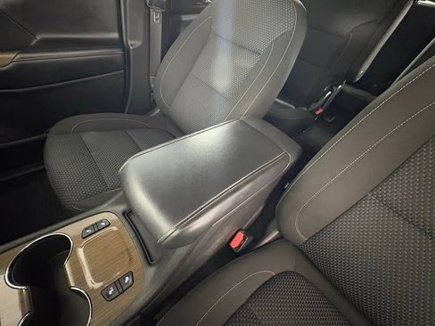 Used 2021 GMC Acadia SLE w/ Driver Convenience Package image 31