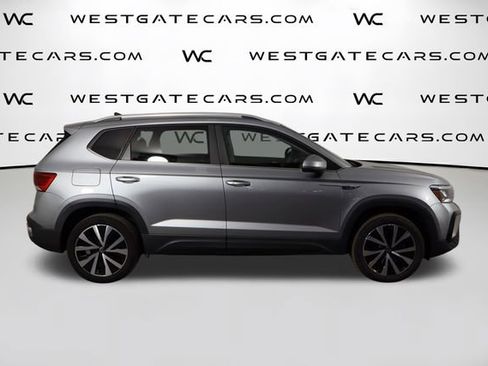 Used 2022 Volkswagen Taos SE FWD image 40