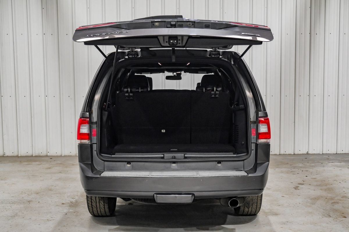 Used 2016 Lincoln Navigator Select RWD image 42