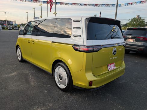Used 2025 Volkswagen ID. Buzz 1st Edition w/ Cupholders Package AWD/4WD image 5