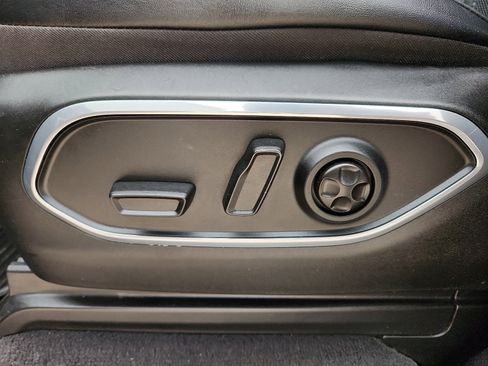 Used 2022 Jeep Wagoneer Series III image 12