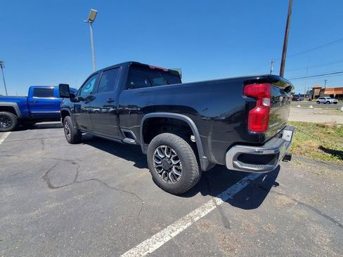 Used 2024 Chevrolet Silverado 2500 LT w/ Convenience Package AWD/4WD image 3